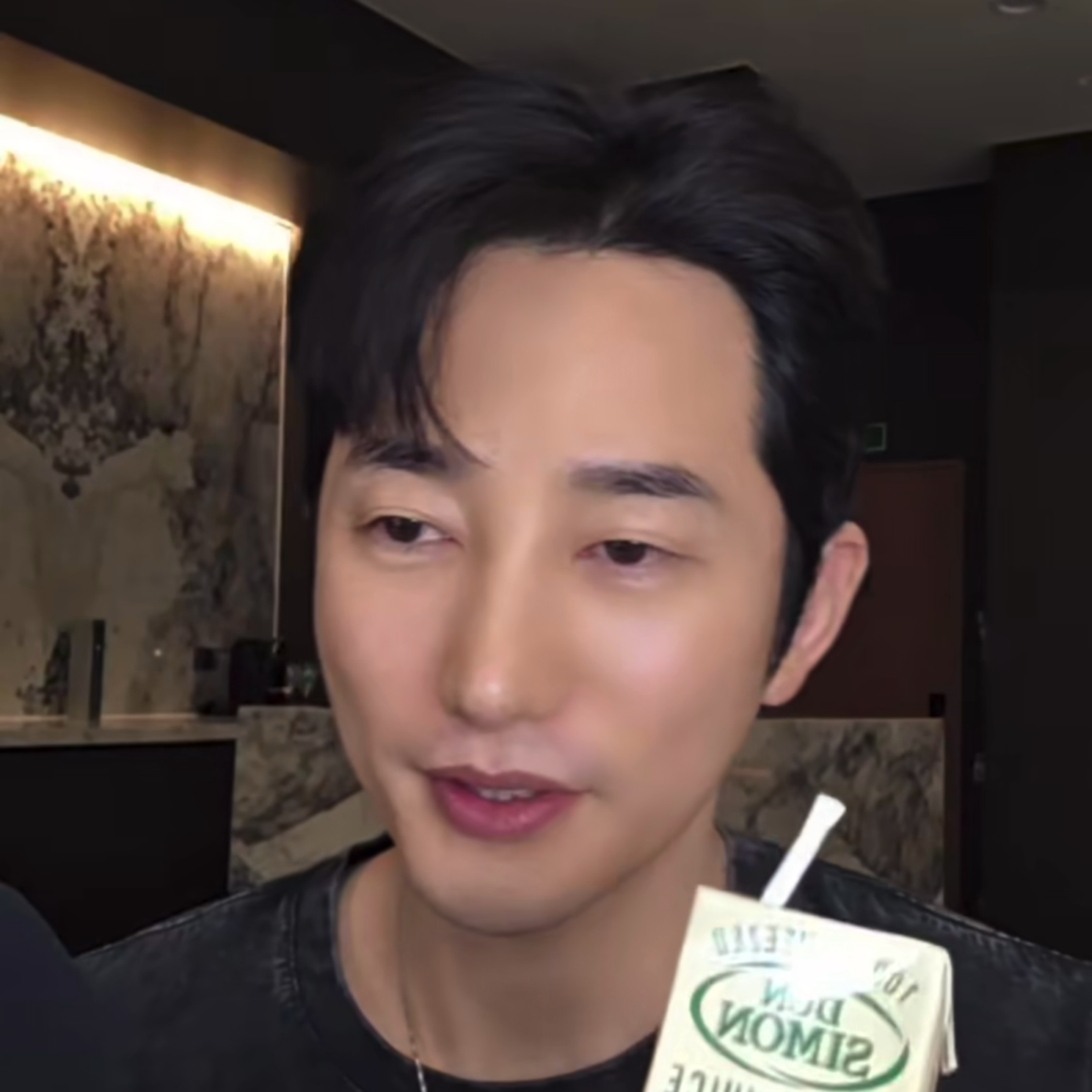 Behind-the-scenes cut of Park Sihoo