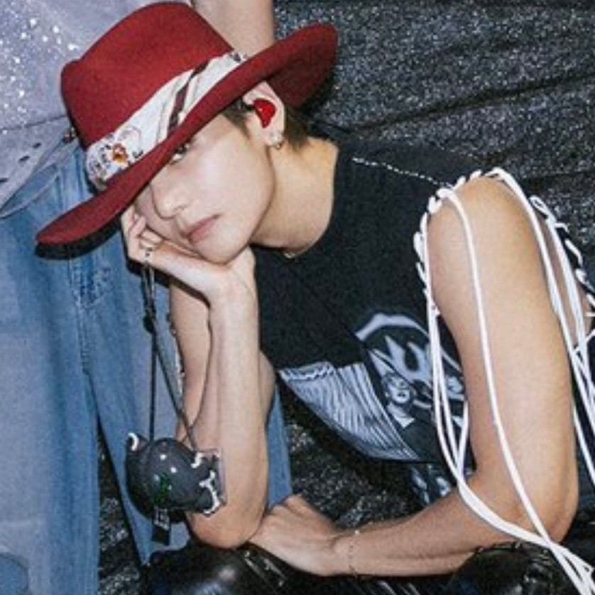 Behind-the-scenes cut of Kim Taehyung (V)