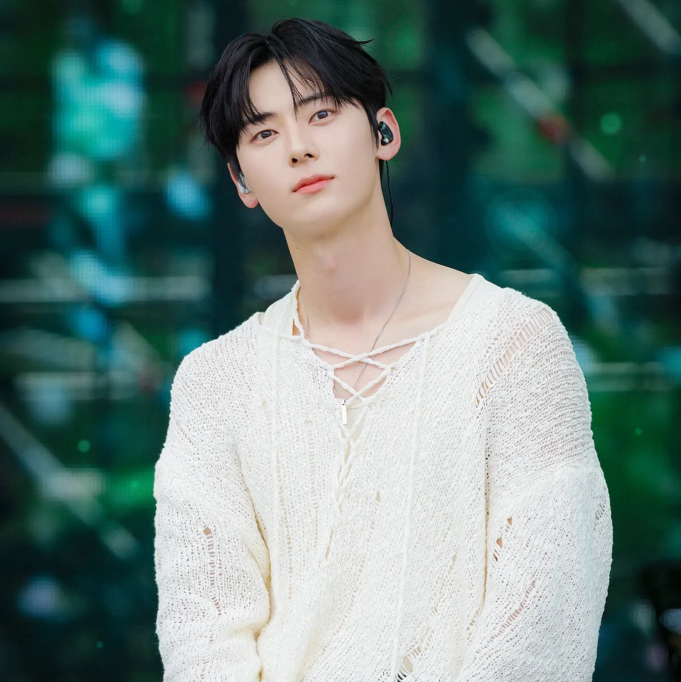 A moment captured by a fan of Hwang Minhyun