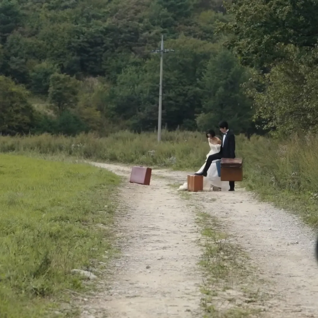 Behind-the-scenes cut of Park Jeongmin