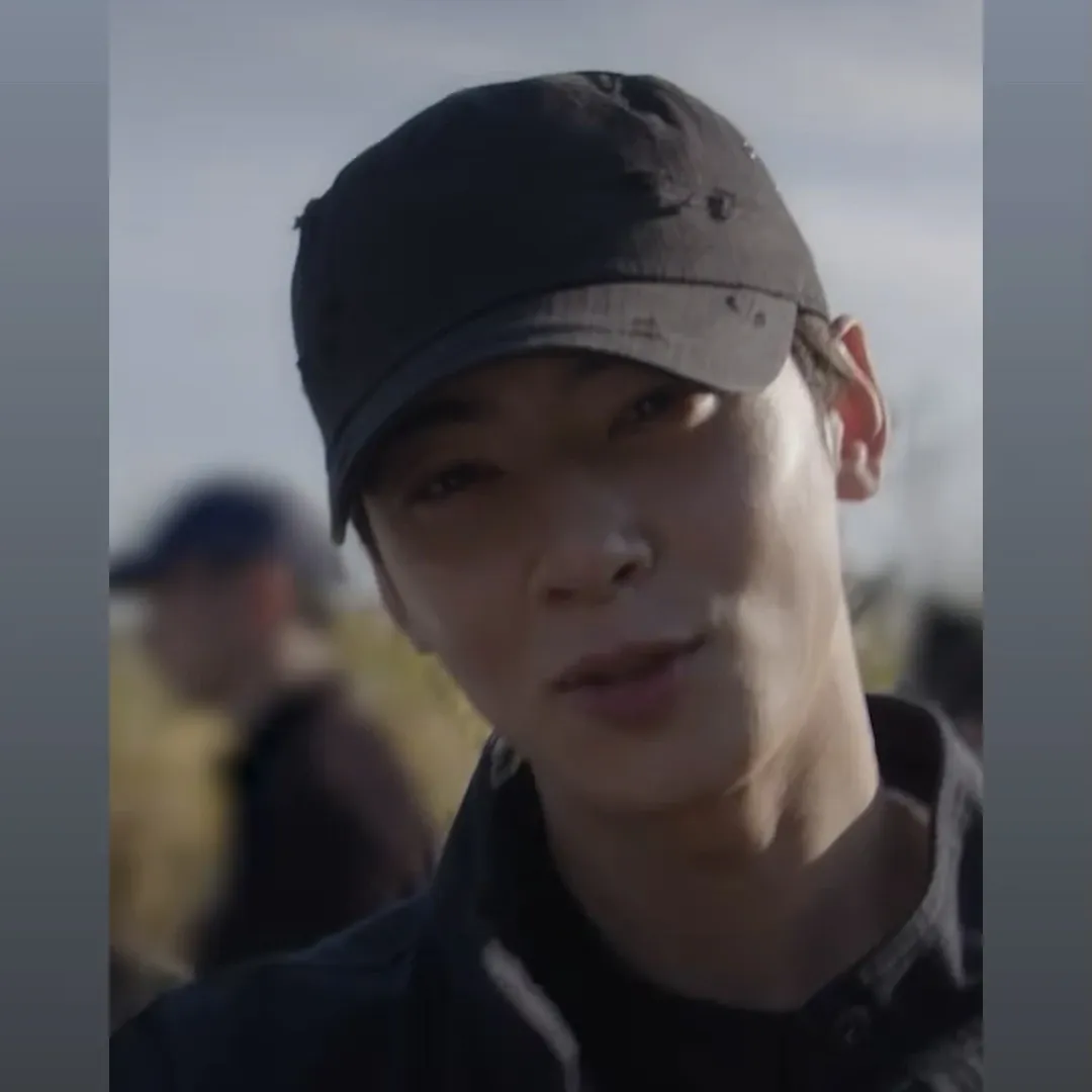 A moment captured by a fan of Cha Eunwoo