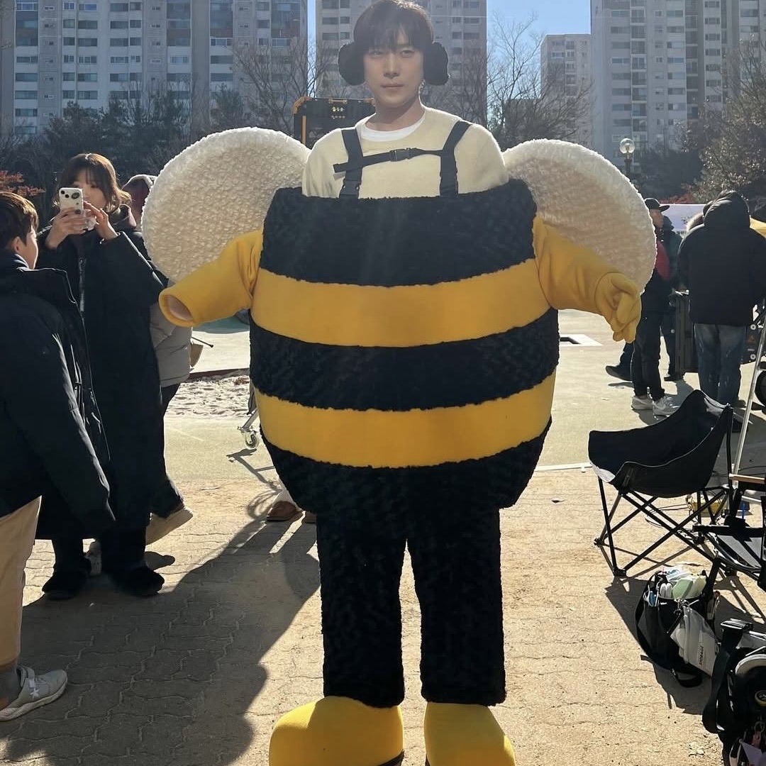 Behind-the-scenes cut of Kim Youngdae