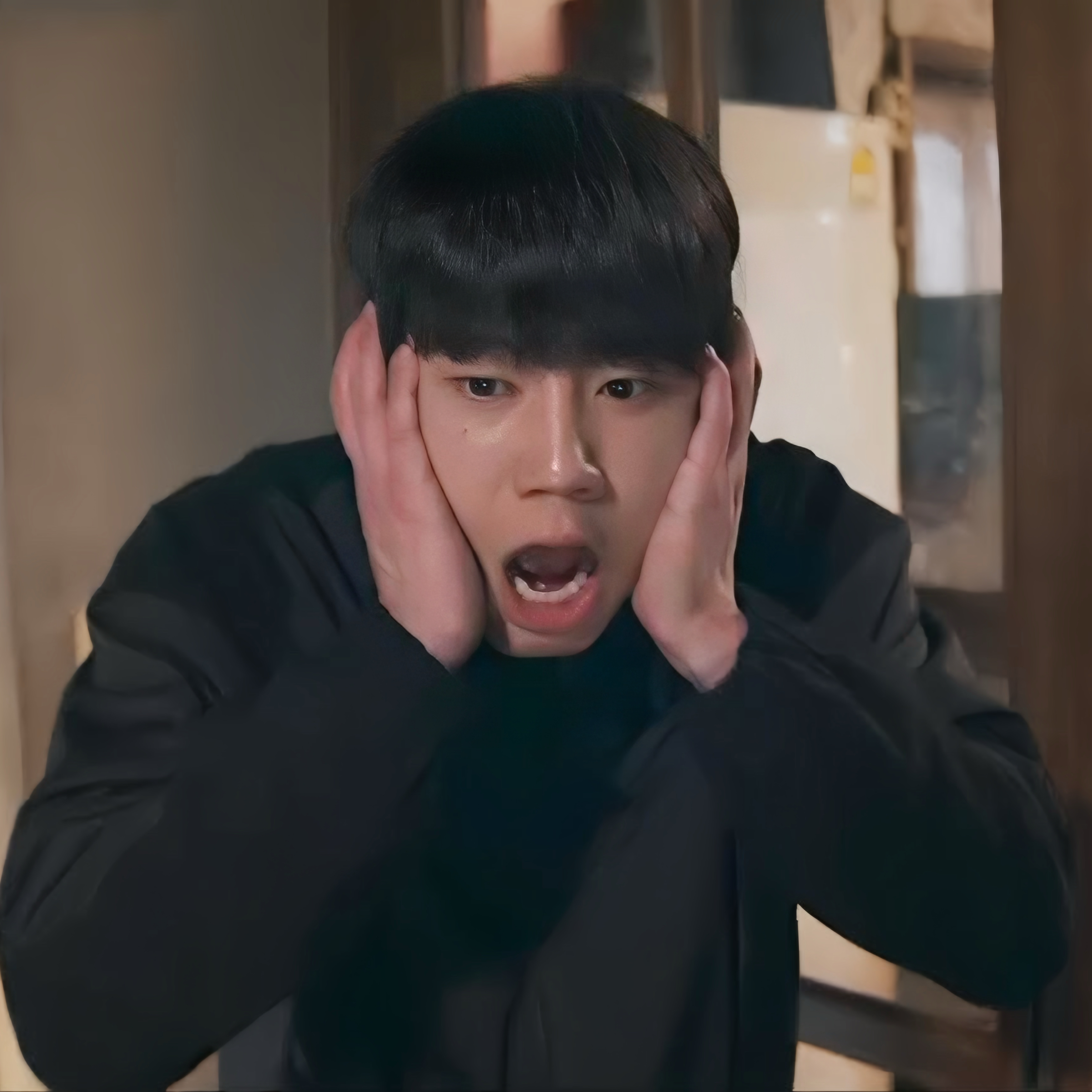 Behind-the-scenes cut of Lee Junyoung