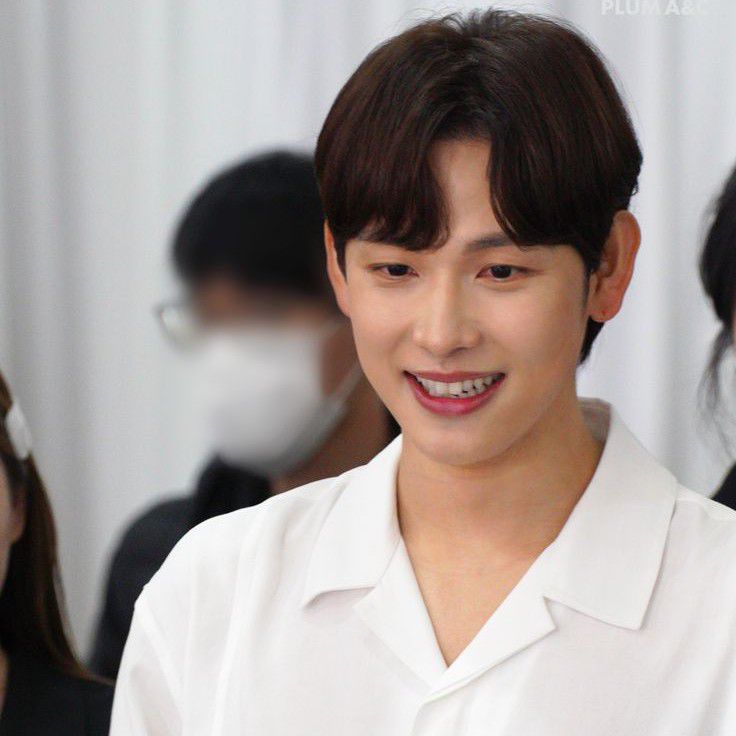 Behind-the-scenes cut of Yim Siwan
