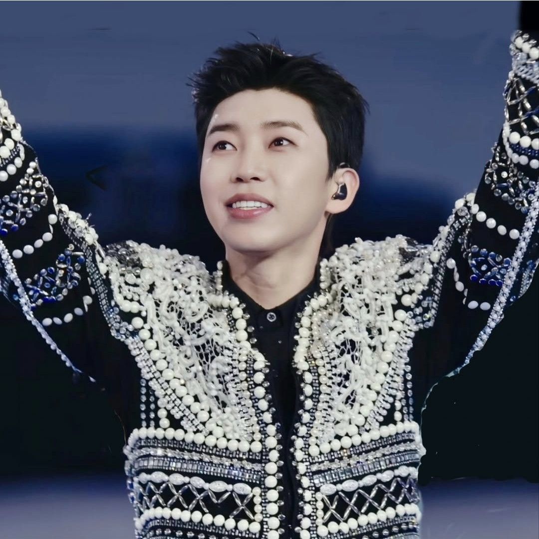 Foto kegiatan terbaru dari Lim Youngwoong