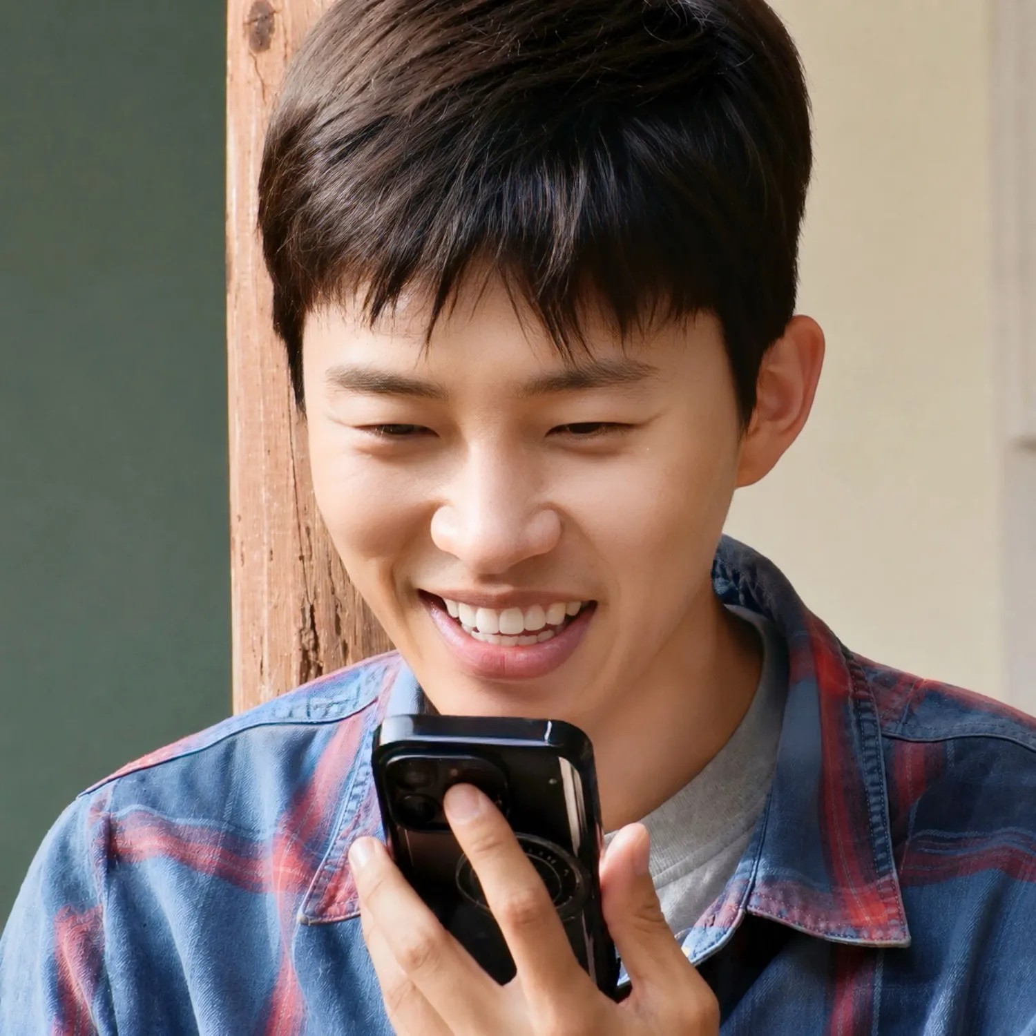 Cuplikan di balik layar dari Lim Youngwoong