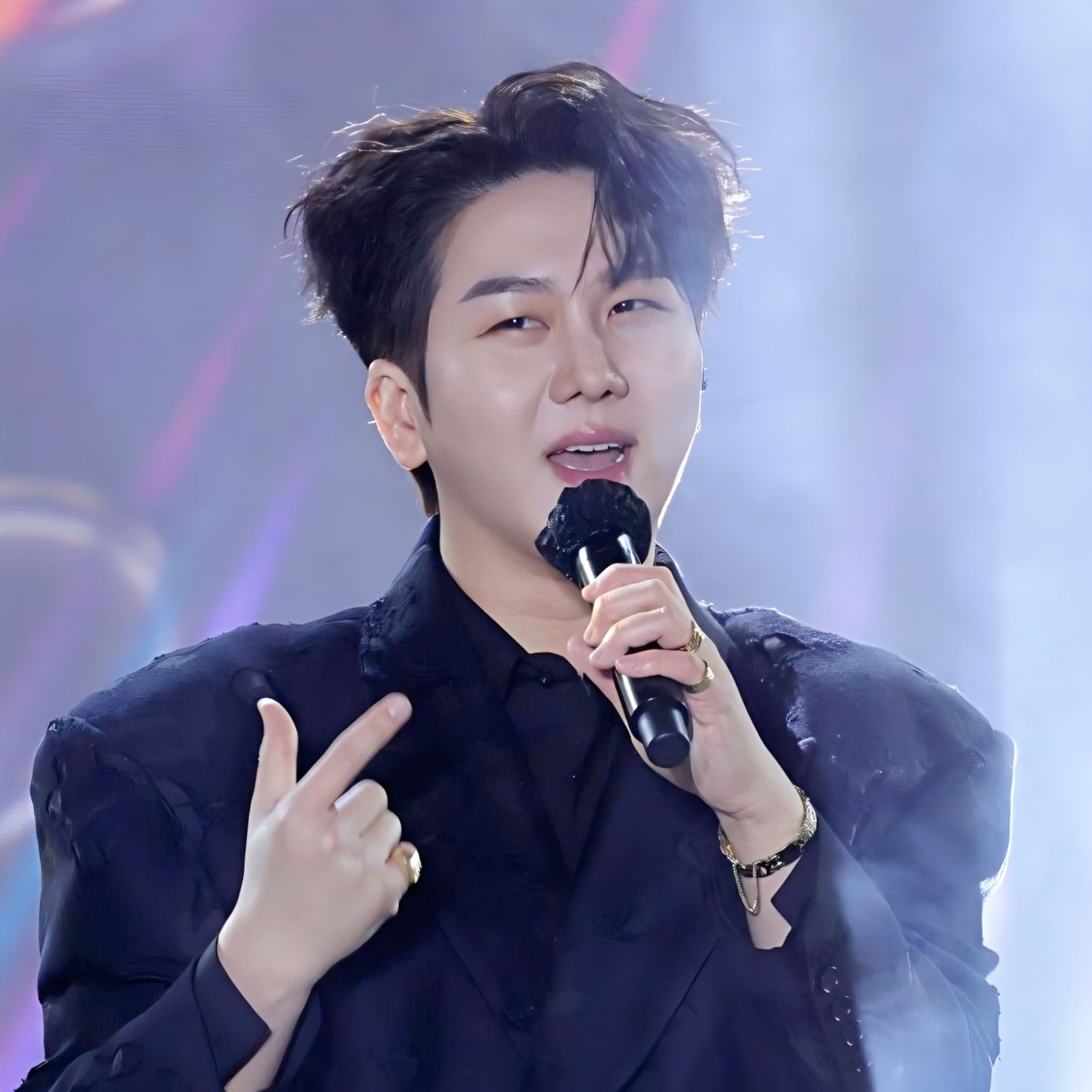 粉丝拍下的金秀瓒瞬间