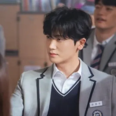 A moment captured by a fan of Park Hyungsik