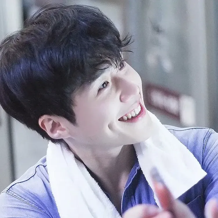 Behind-the-scenes cut of Kim Seonho