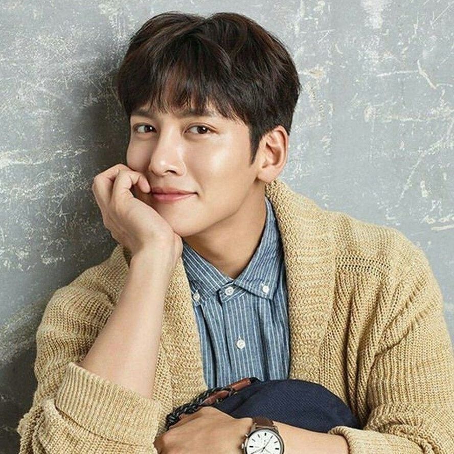 チ・チャンウクの最近の活動ショット