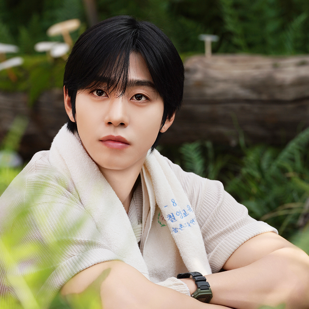 粉丝拍下的安孝燮瞬间