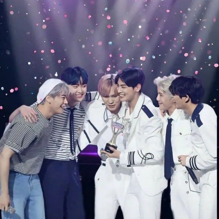 Foto terbaru dari Cha Eunwoo