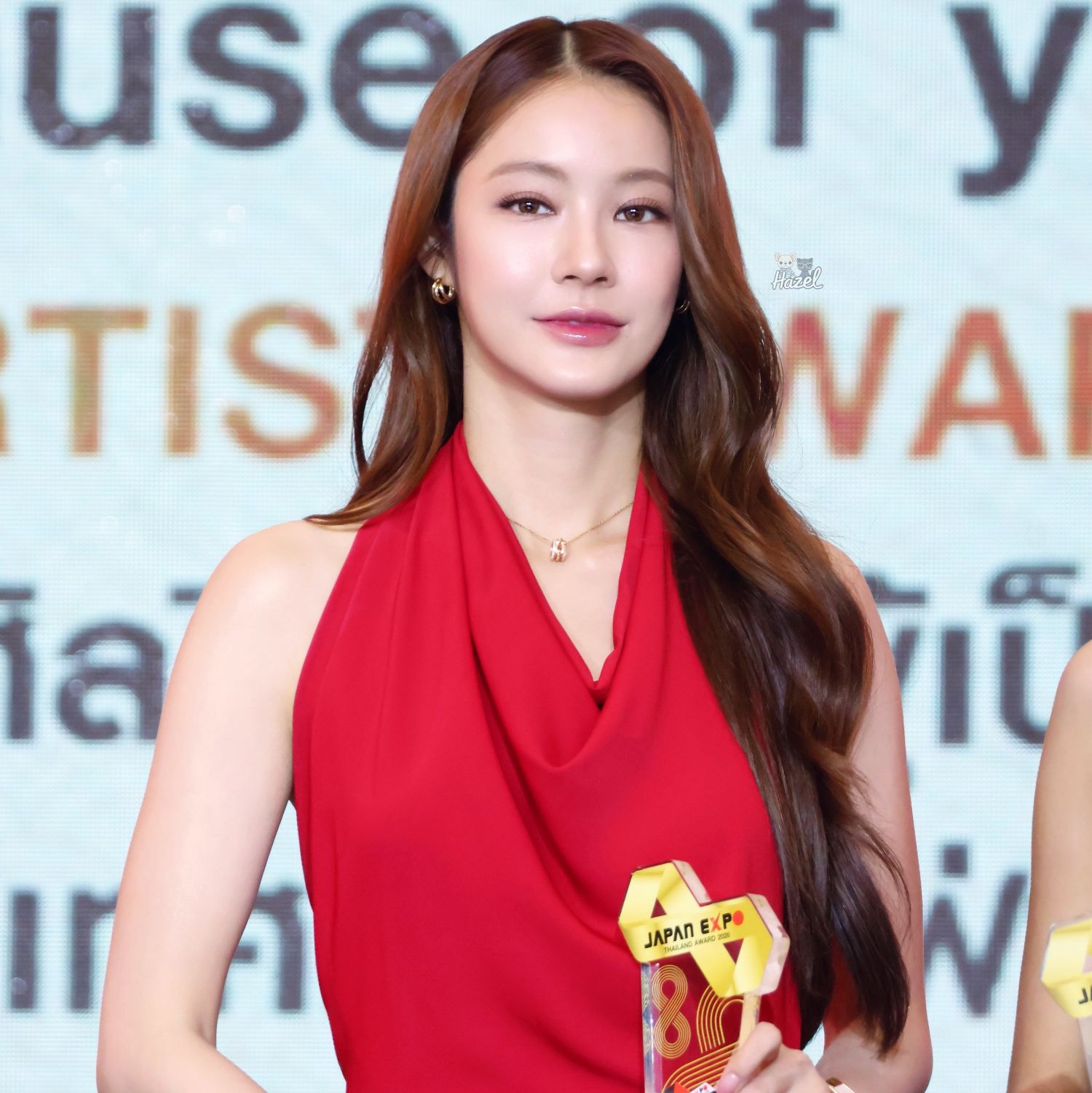 A moment captured by a fan of Namtan Tipnaree Weerawatnodom