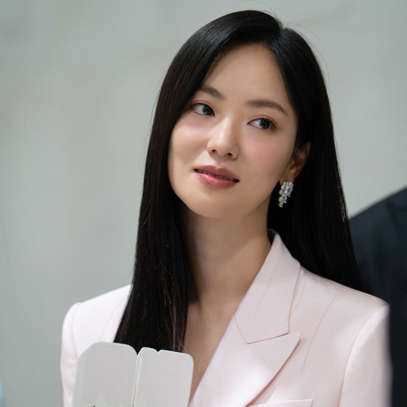 Latest photo of Jeon Yeobeen