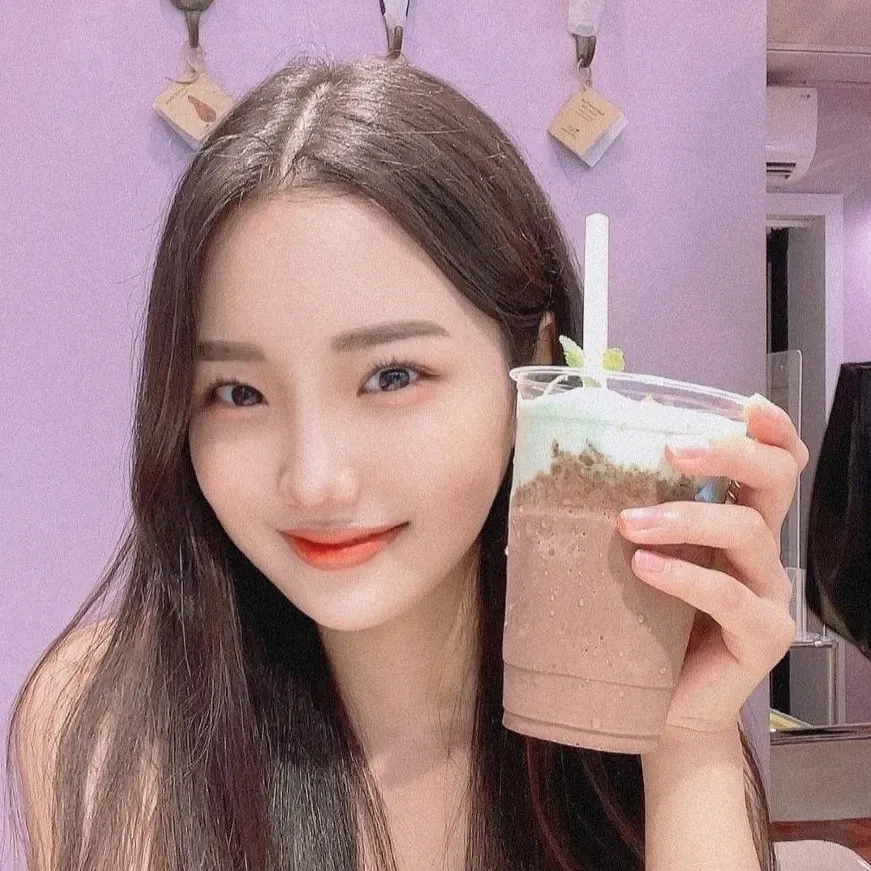 Recent activity shot of Kim Soyeon (2004)