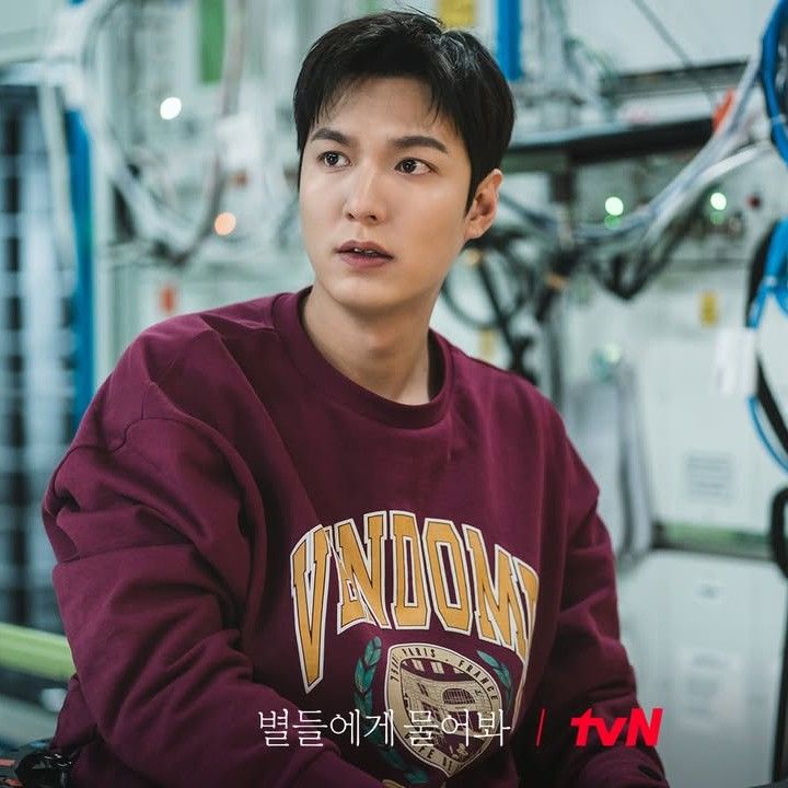 粉絲拍下的李敏鎬瞬間