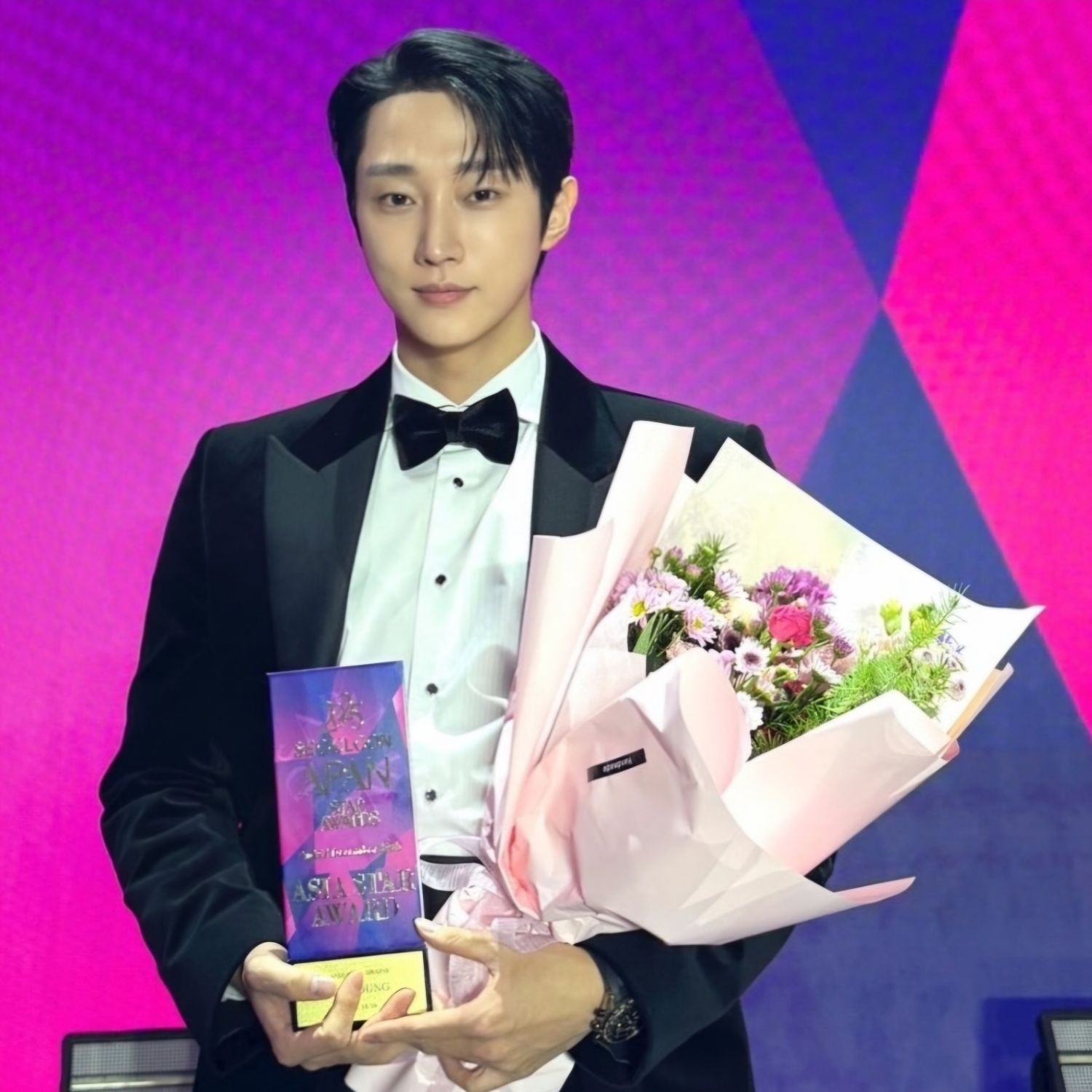 Latest photo of Jinyoung