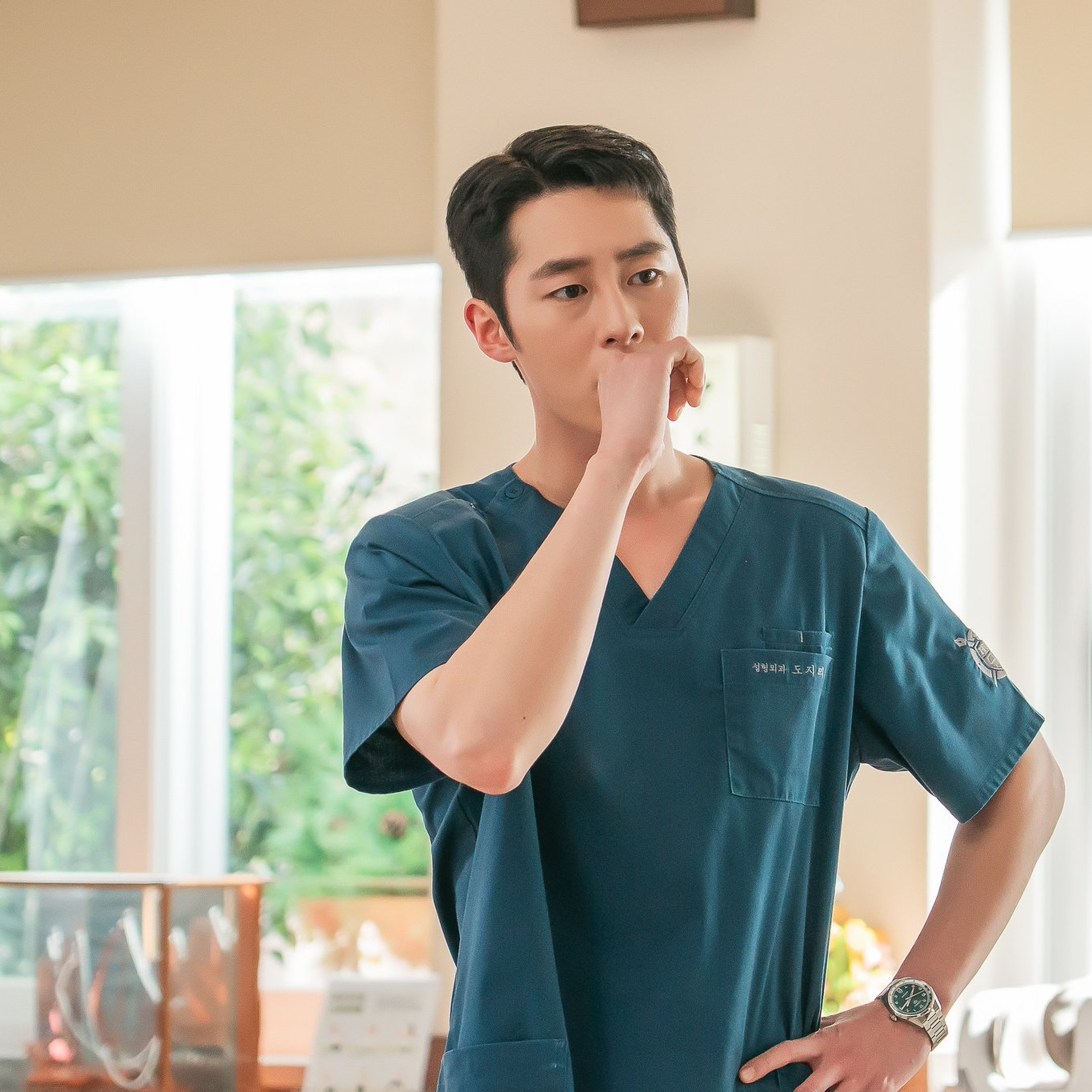 Behind-the-scenes cut of Lee Jaewook