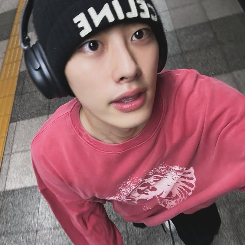 Behind-the-scenes cut of Lee Wonjeong