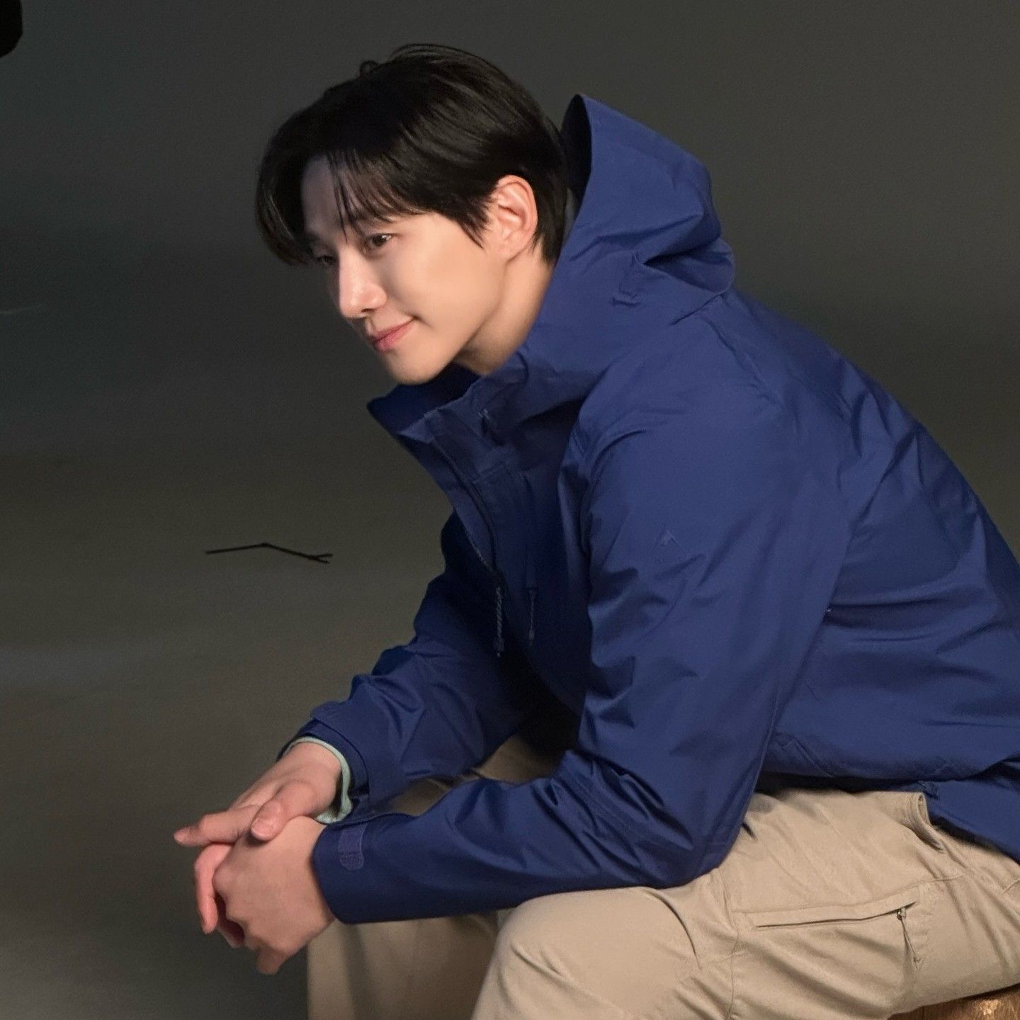 Behind-the-scenes cut of Lee Junho