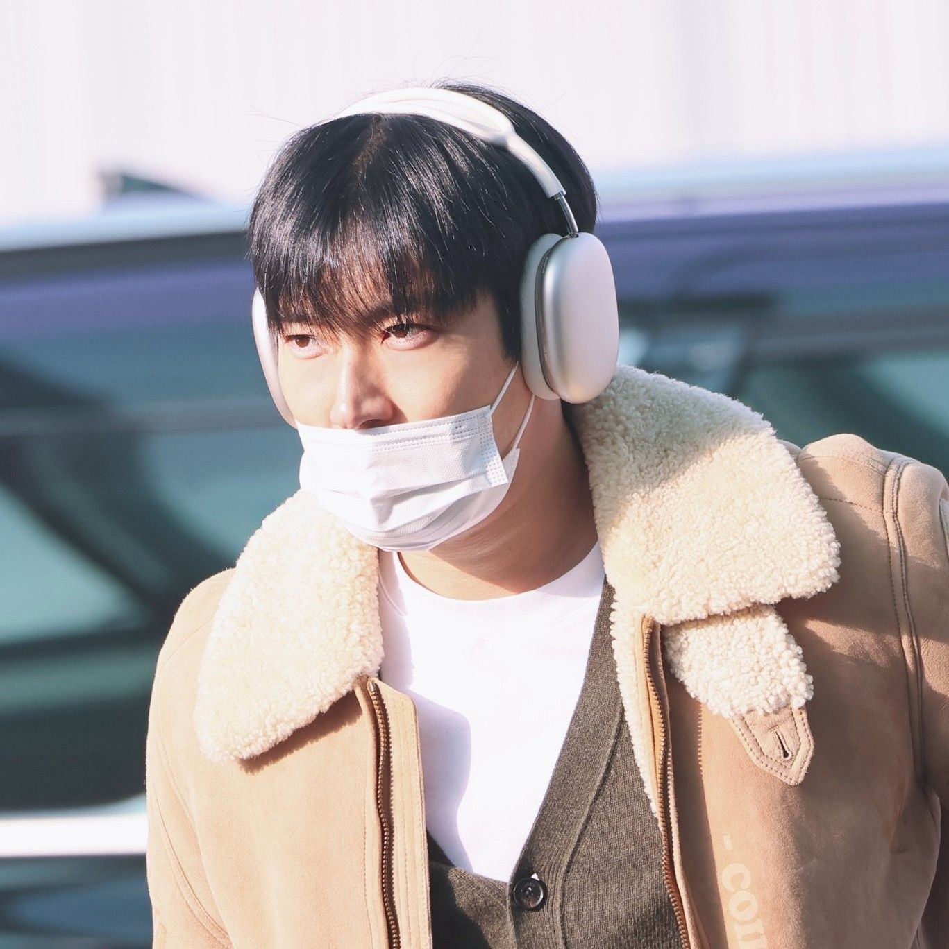 Behind-the-scenes cut of Choi Siwon