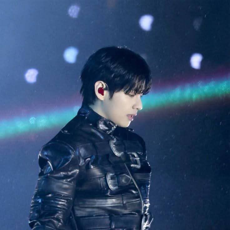 Recent activity shot of Kim Taehyung (V)