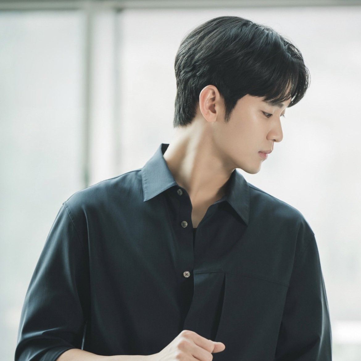 Behind-the-scenes cut of Kim Soohyun