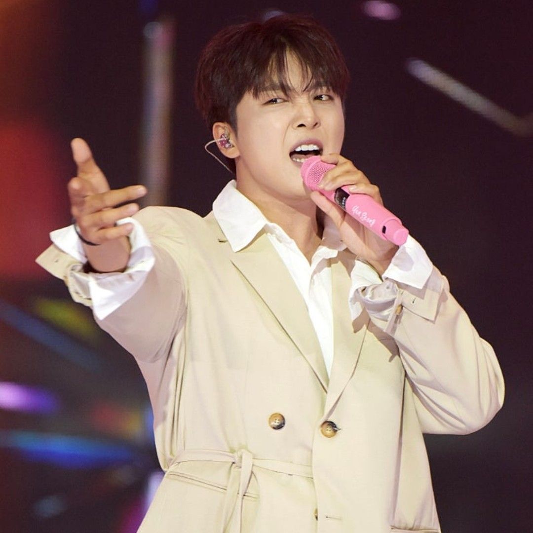 Behind-the-scenes cut of Hwang Yunsung