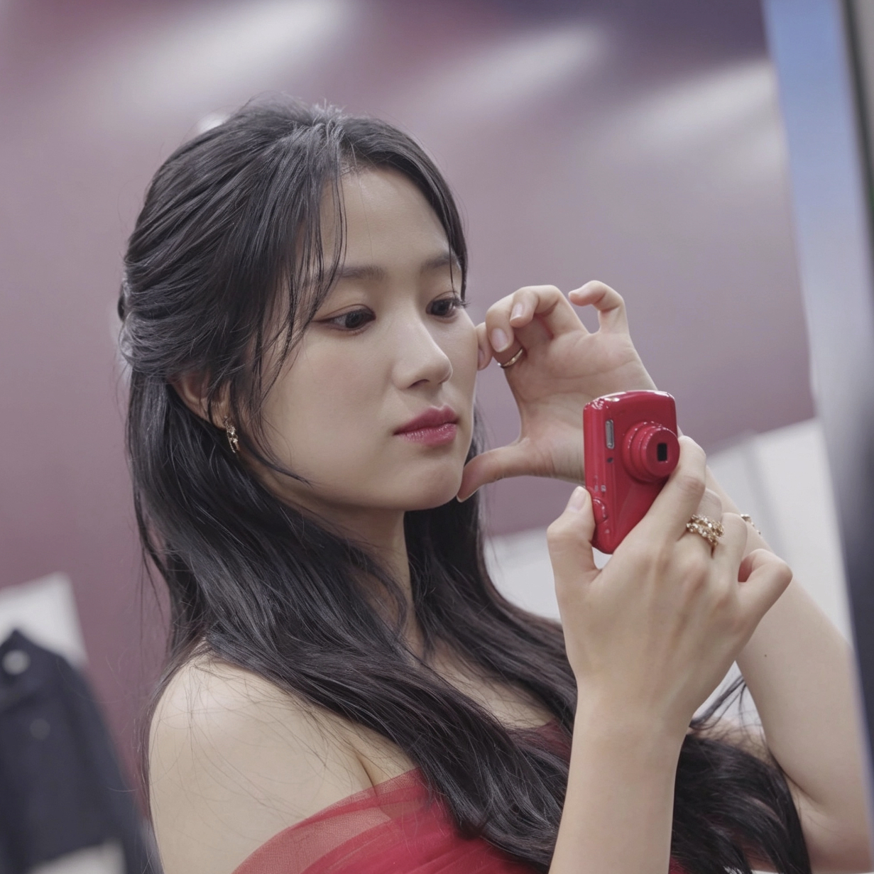 A moment captured by a fan of Kim Hyeyoon