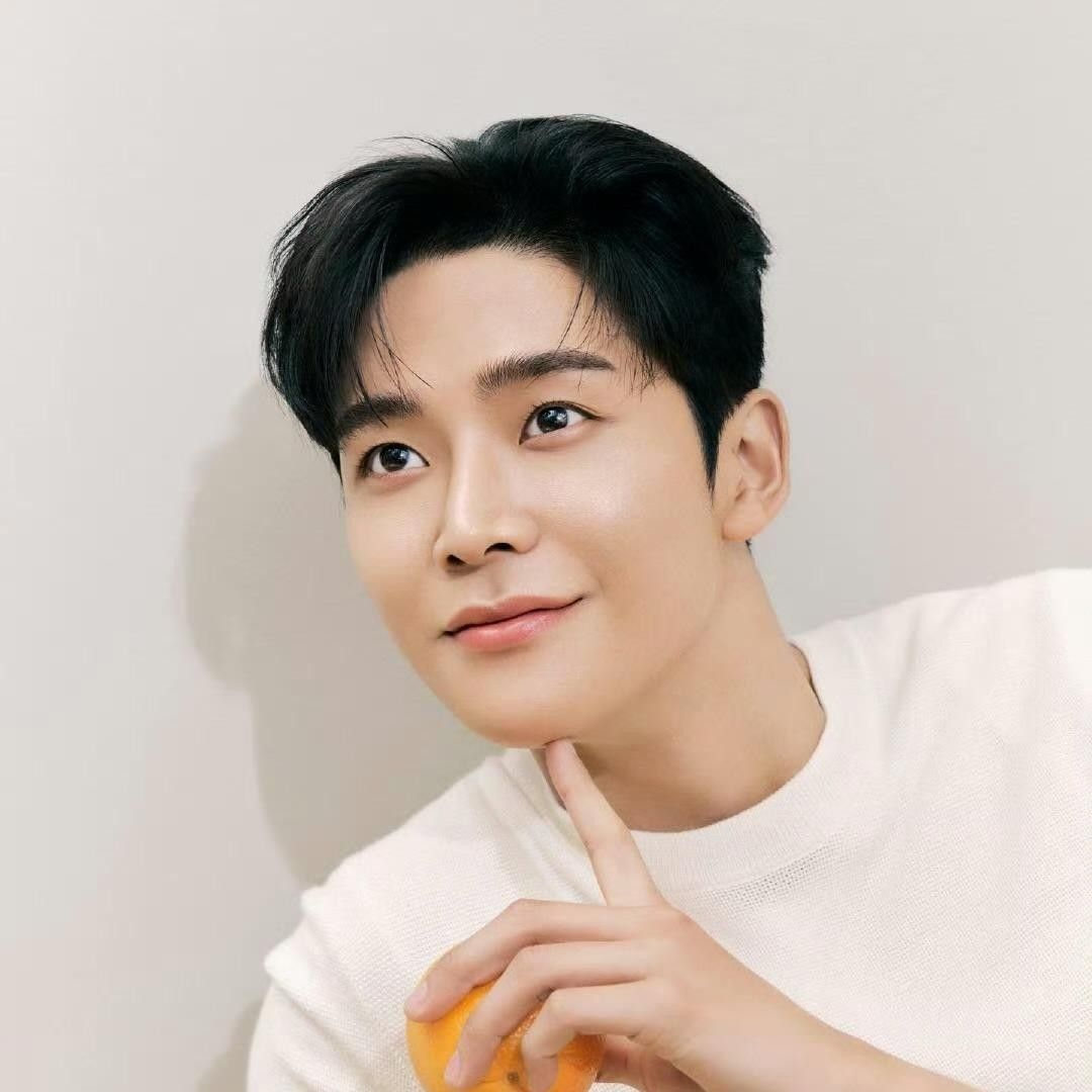 Cuplikan di balik layar dari Rowoon