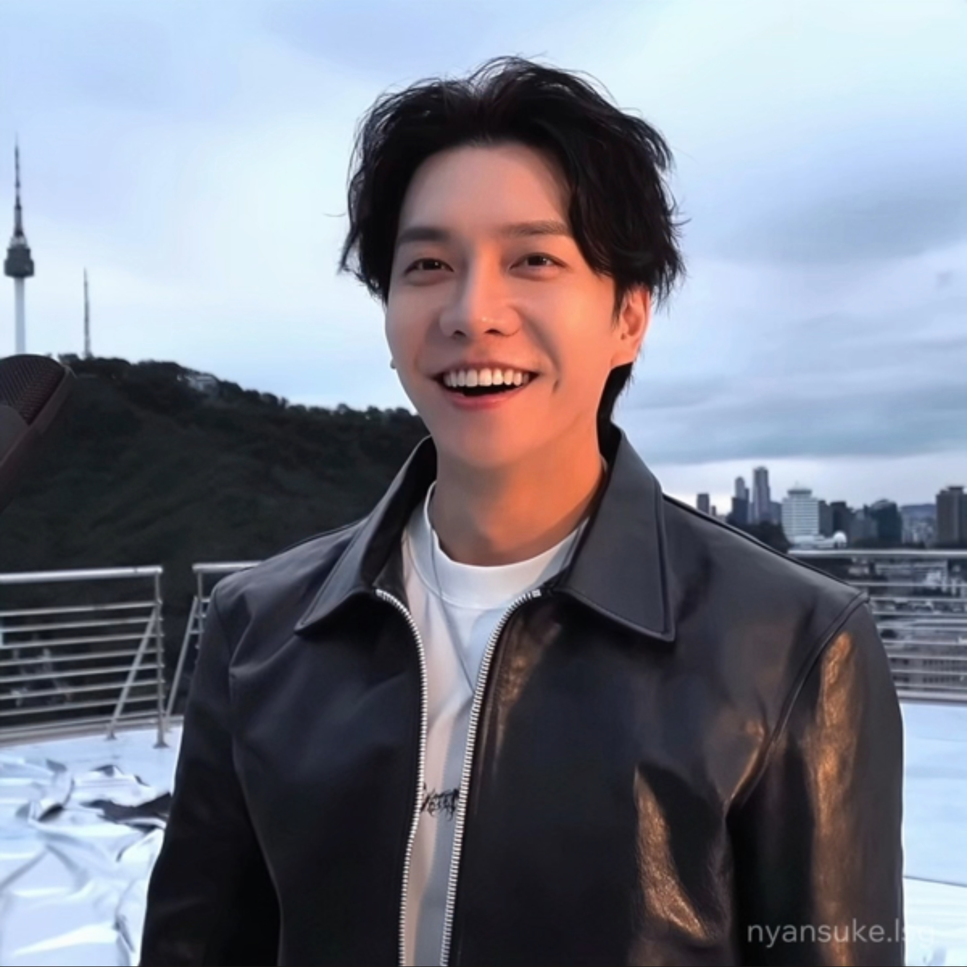 Foto terbaru dari Lee Seunggi