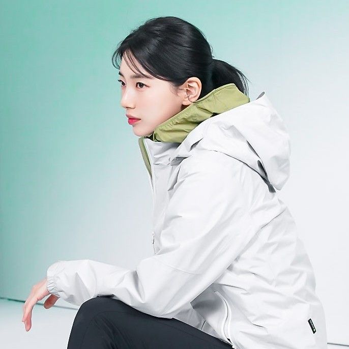 Recent activity shot of Bae Suzy