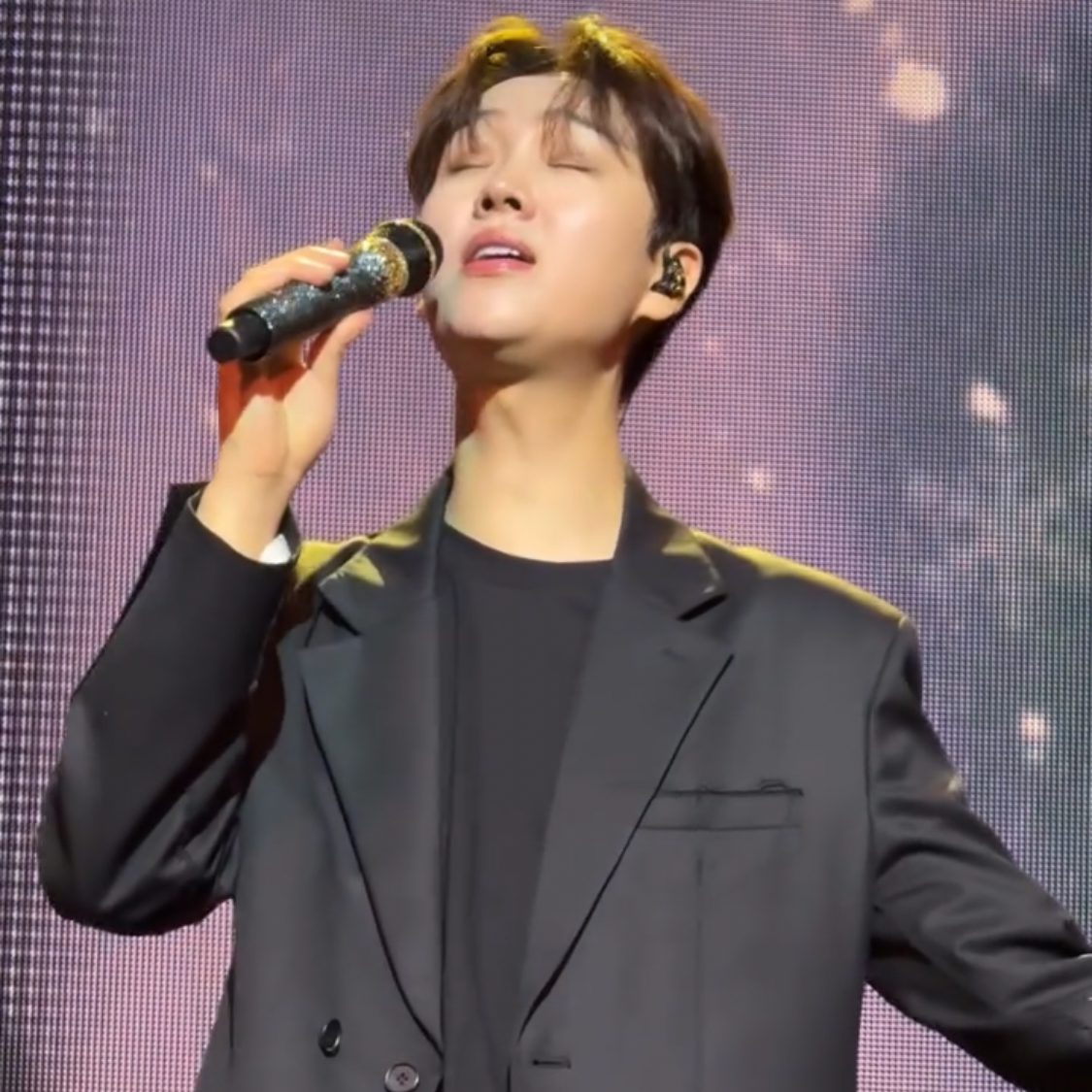 Latest photo of Song Minjun