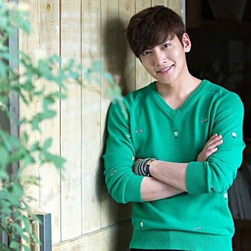 チ・チャンウクの最近の活動ショット