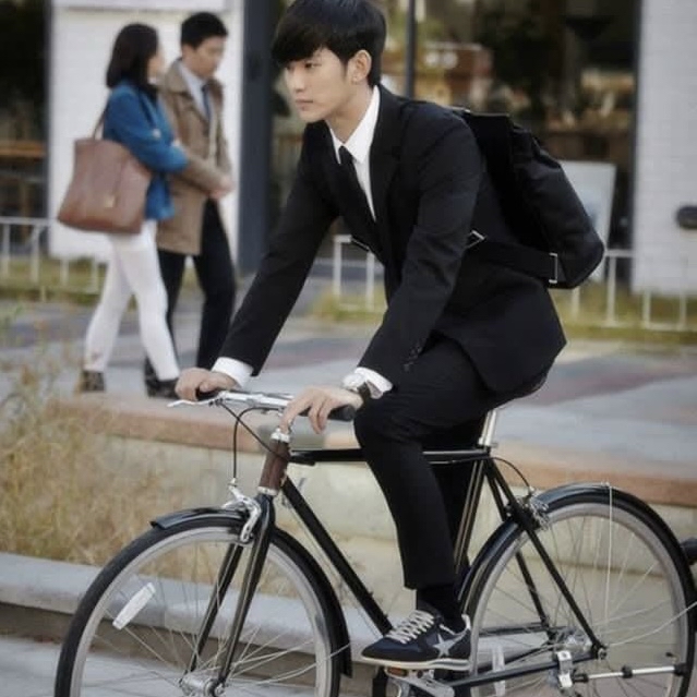 Behind-the-scenes cut of Kim Soohyun