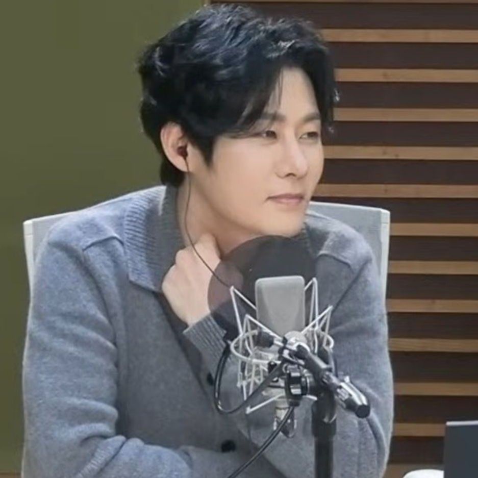 Behind-the-scenes cut of Kang Moonkyung