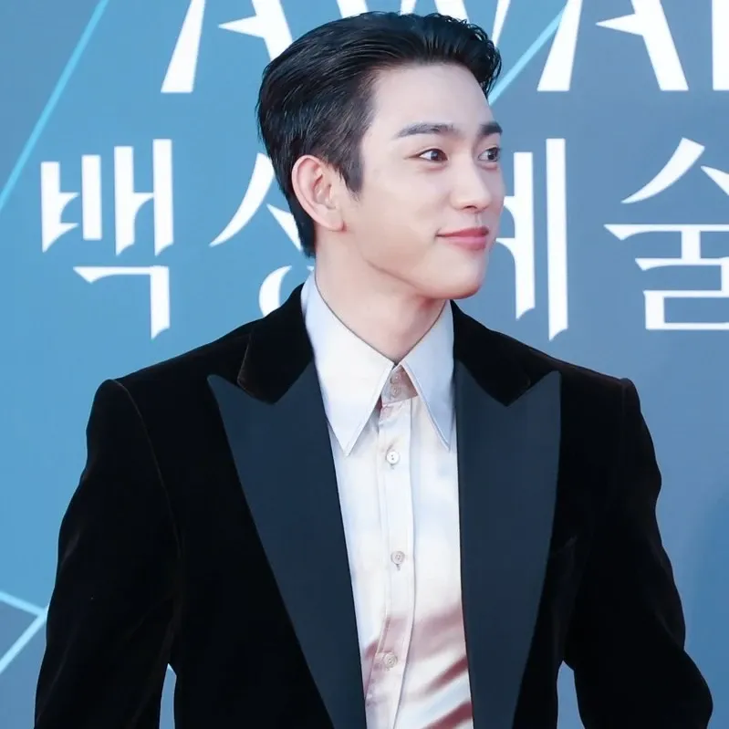 Cuplikan di balik layar dari Park Jinyoung