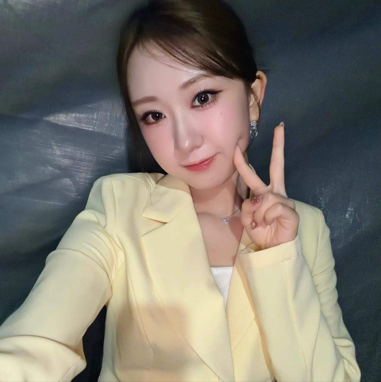 Behind-the-scenes cut of Jeon Yujin