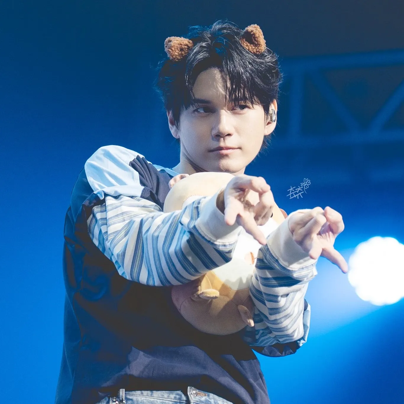 Recent activity shot of Ong Seongwu