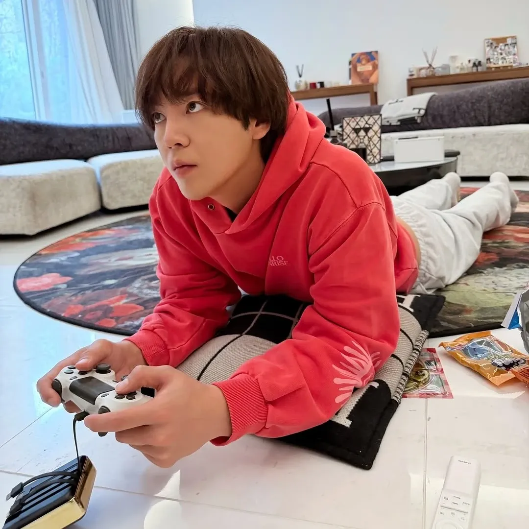 Latest photo of Jang Geunsuk