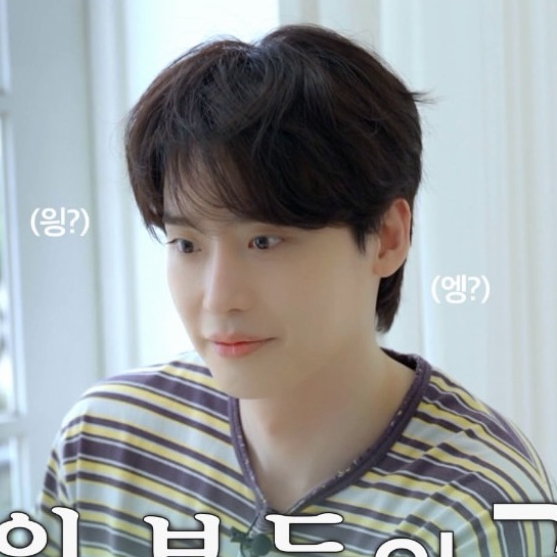 粉絲拍下的李鍾碩瞬間