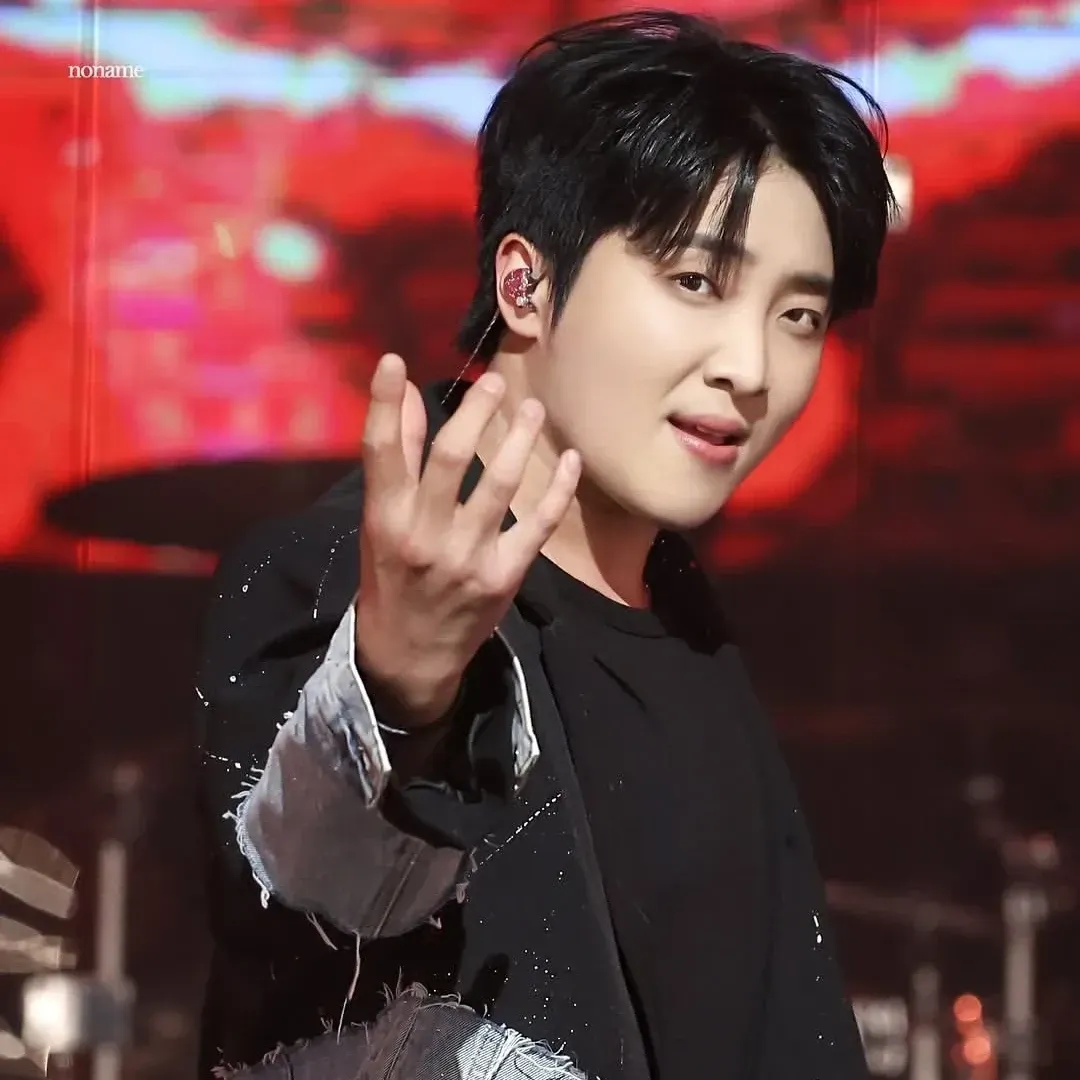 Behind-the-scenes cut of Hwang Yunsung
