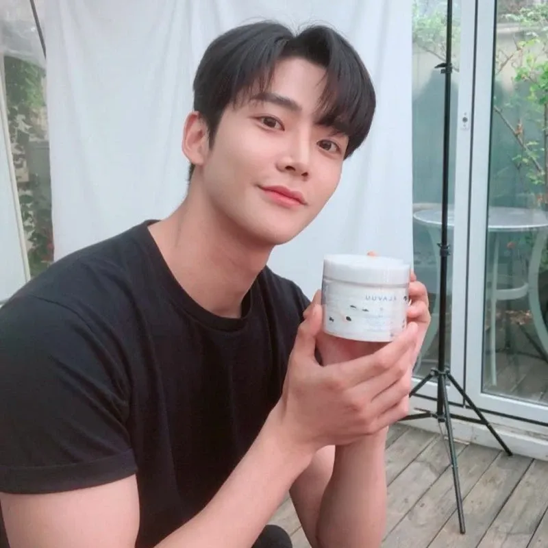 Cuplikan di balik layar dari Rowoon