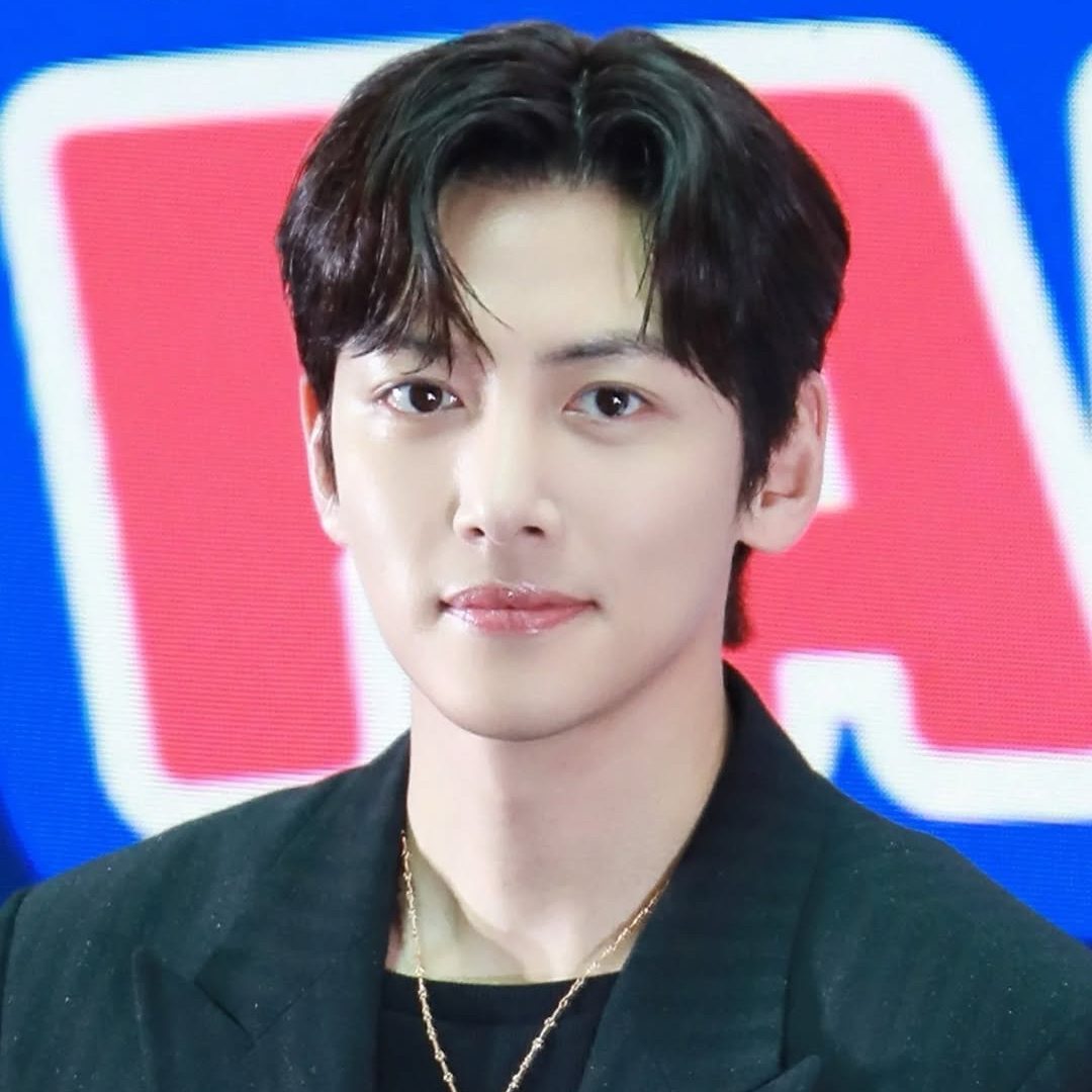 粉丝拍下的池昌旭瞬间