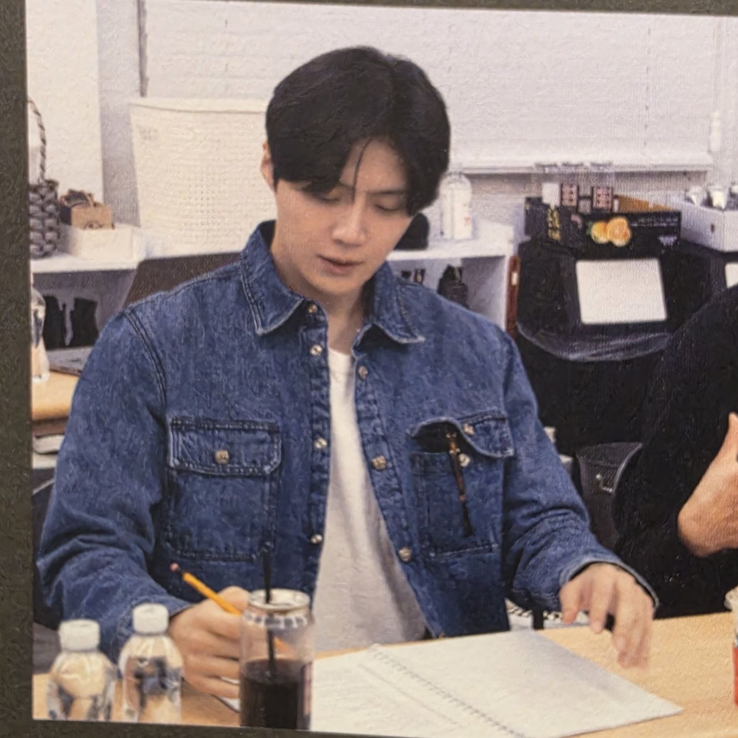 粉丝拍下的金宣虎瞬间