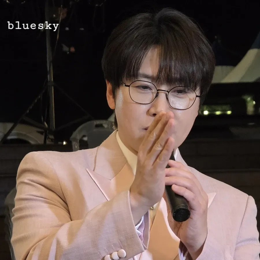 A moment captured by a fan of Chungil