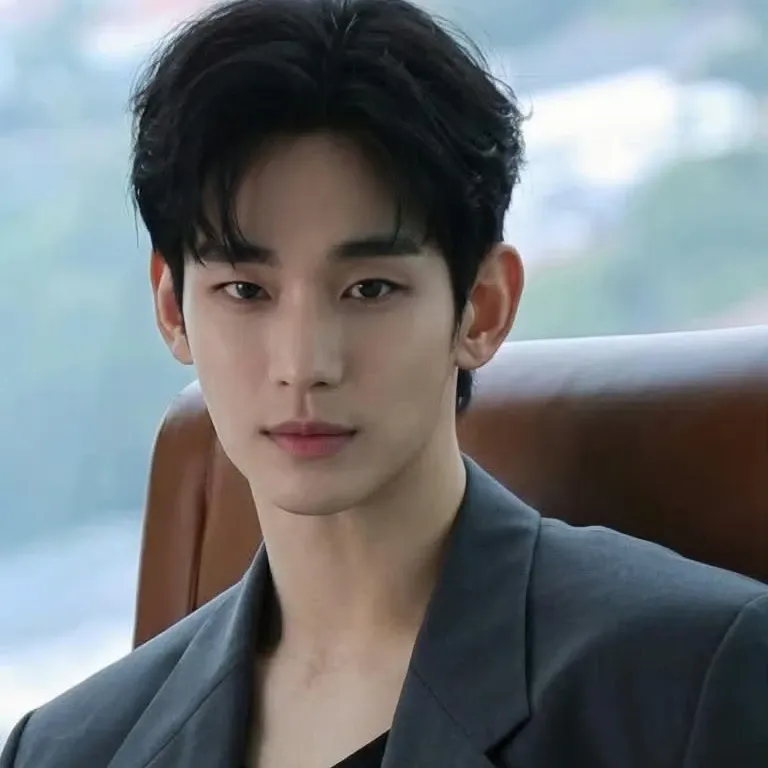 Behind-the-scenes cut of Kim Soohyun