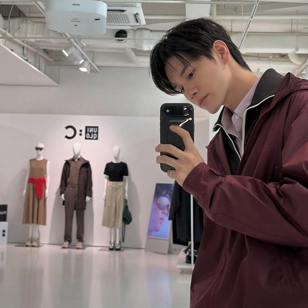 粉絲拍下的邕聖祐瞬間