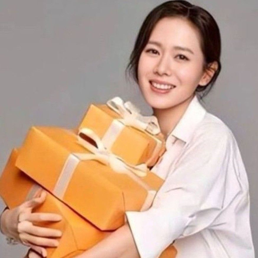 Behind-the-scenes cut of Son Yejin