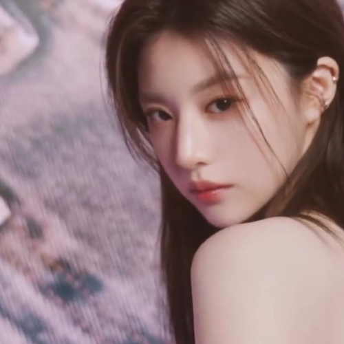 Behind-the-scenes cut of Go Younjung